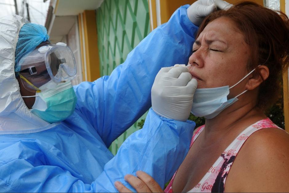 Los casos de Covid-19 contin&uacute;an al alza, este jueves se reportaron m&aacute;s de 2 mil 800 casos. (Foto: Archivo/Soy502)