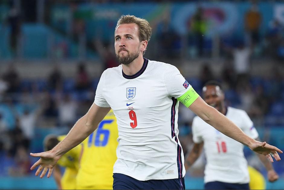 Harry Kane gui&oacute; a los ingleses a la victoria y los catapult&oacute; a las semifinales de la Euro. (Foto: AFP)