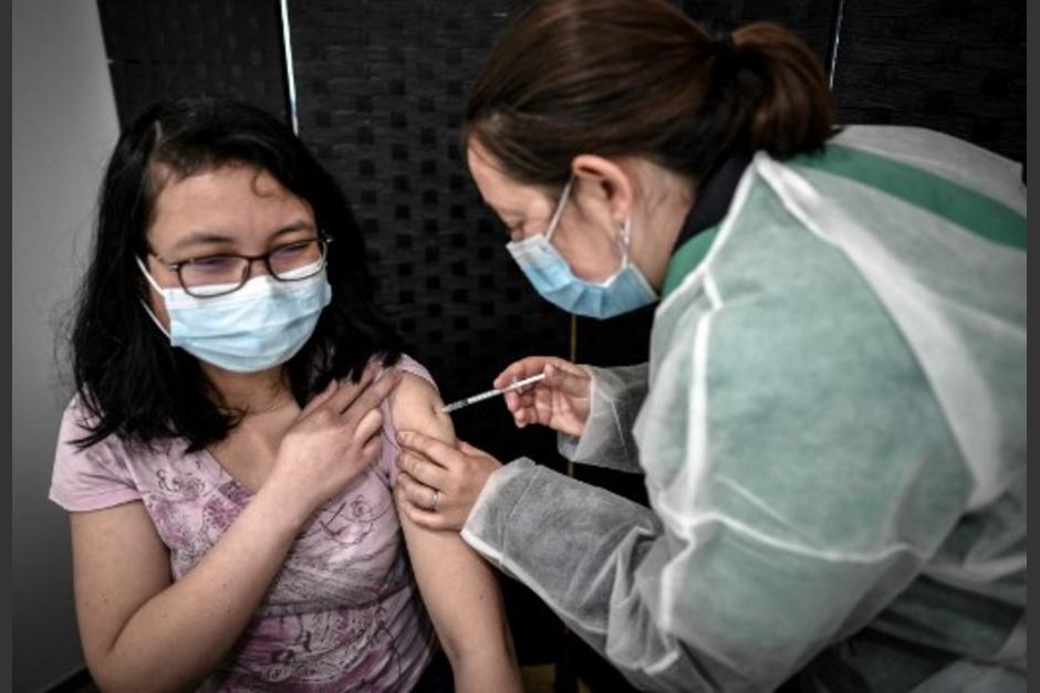 El Plan de Vacunación del Gobierno ha sido calificado de "lento" por varias entidades. (Foto: AFP)