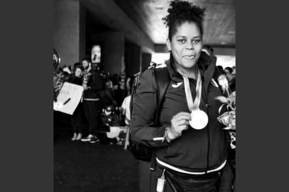 Una joven deportista de 28 a&ntilde;os muri&oacute; tras un accidente de tr&aacute;nsito que se produjo en la zona 1 de Retalhuleu. (Foto: TVO Guatemala)