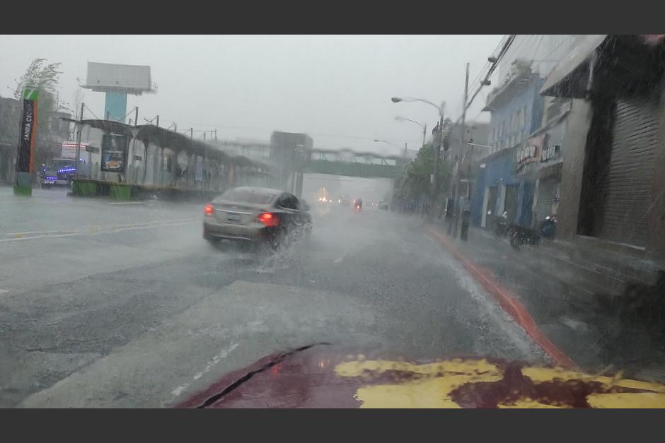 La lluvia afecta varias zonas de la capital. (Foto: CBV)&nbsp;