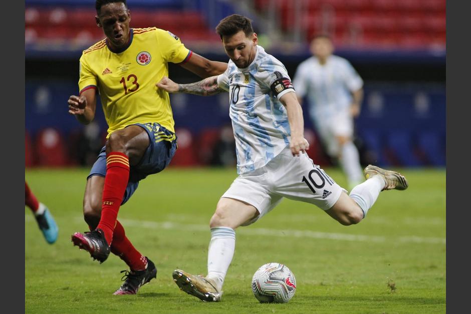 Lionel Messi se burló de Yerry Mina cuando falló un penal en la semifinal de la Copa América. (Foto: AFP)&nbsp;