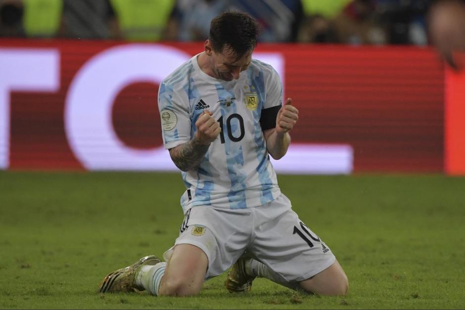 Lionel Messi finalmente pudo conseguir un título con su selección y no pudo ocultar su emoción. (Foto: AFP)