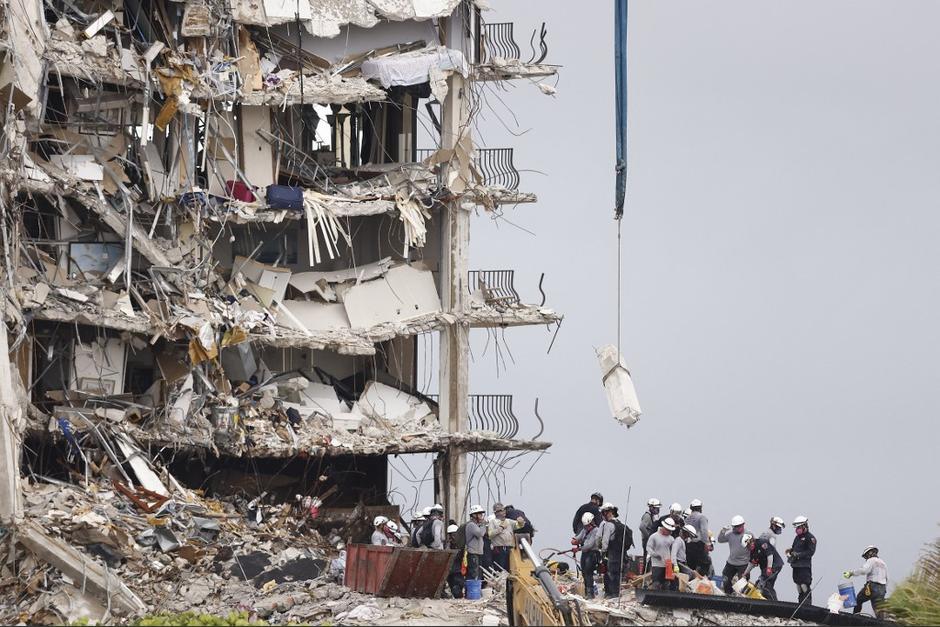 Suben a 86 los muertos en derrumbe de edificio en Miami.&nbsp;(Foto: AFP)