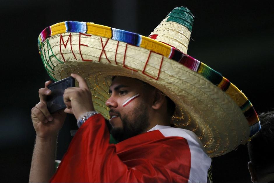Algunos aficionados mexicanos volvieron a meter en problemas a su selección con Concacaf. (Foto: AFP)