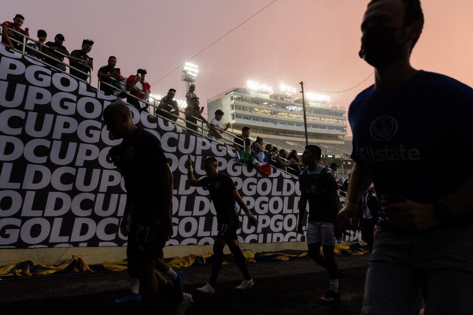 El mal clima ha retrasado el inicio del partido entre México y Guatemala. (Foto: AFP)