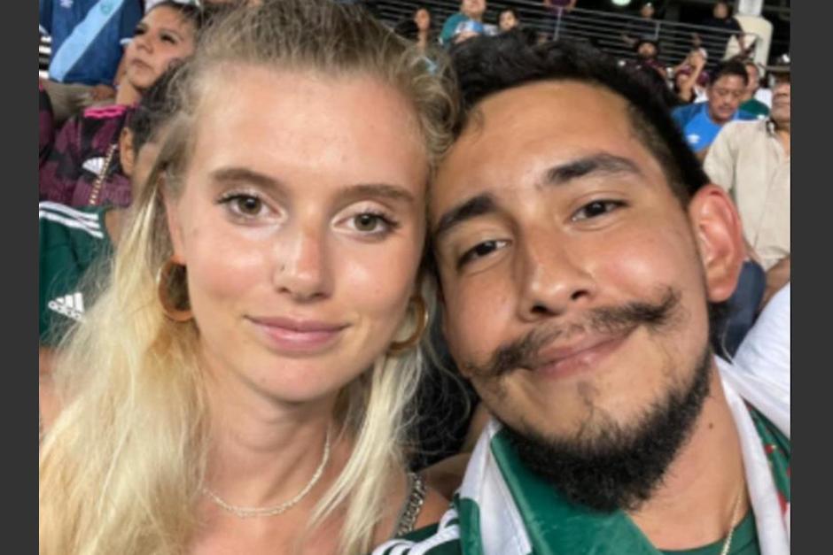 La pareja se ganó las miradas en el encuentro entre México y Guatemala. (Foto: Twitter)