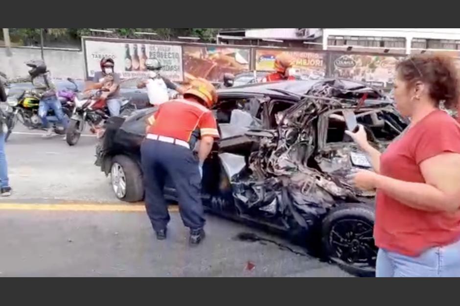 Un aparatoso accidente de tránsito se produjo en la bajada de Villa Lobos. (Foto: Captura de video)