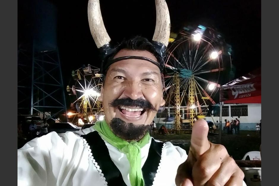 El famoso Rey Feo universitario, Luis Noriega, conocido como "Satan&aacute;s", sufri&oacute; un accidente en Tiquisate. (Foto: Facebook/Poncho Noriega)