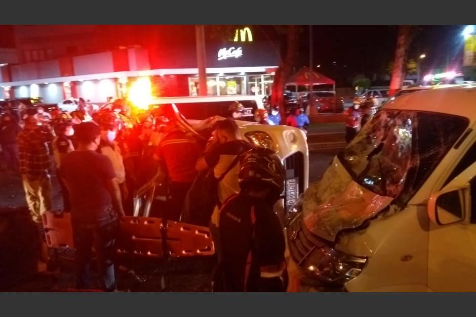 Dos personas murieron y una más resultó herida en un accidente en el bulevar Liberación. (Foto:Twitter/@GuevaraCrazyx)