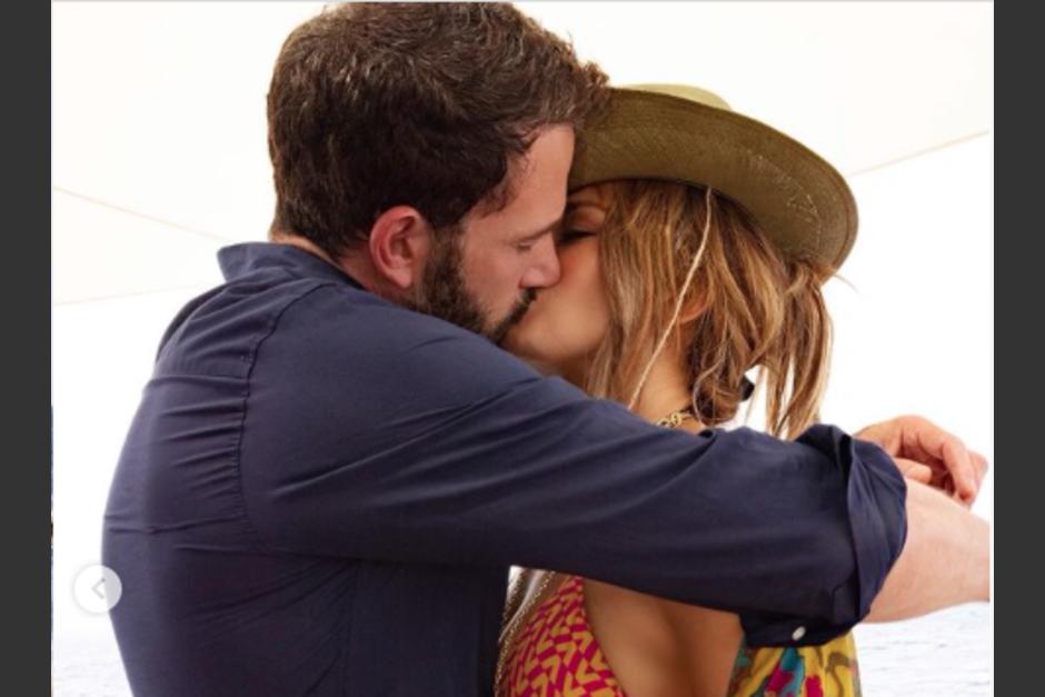 En su cuenta de Instagram JLo publicó esta foto junto a Ben Affleck. (Foto: Instagram)