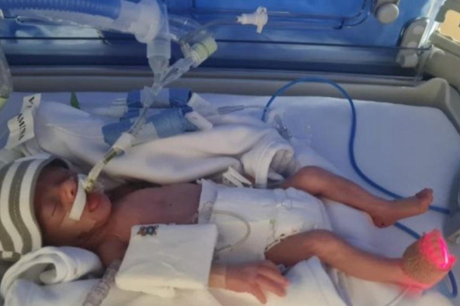 La pequeña busca un tratamiento para su complejo padecimiento médico. (Foto: Mauricio Corzo)