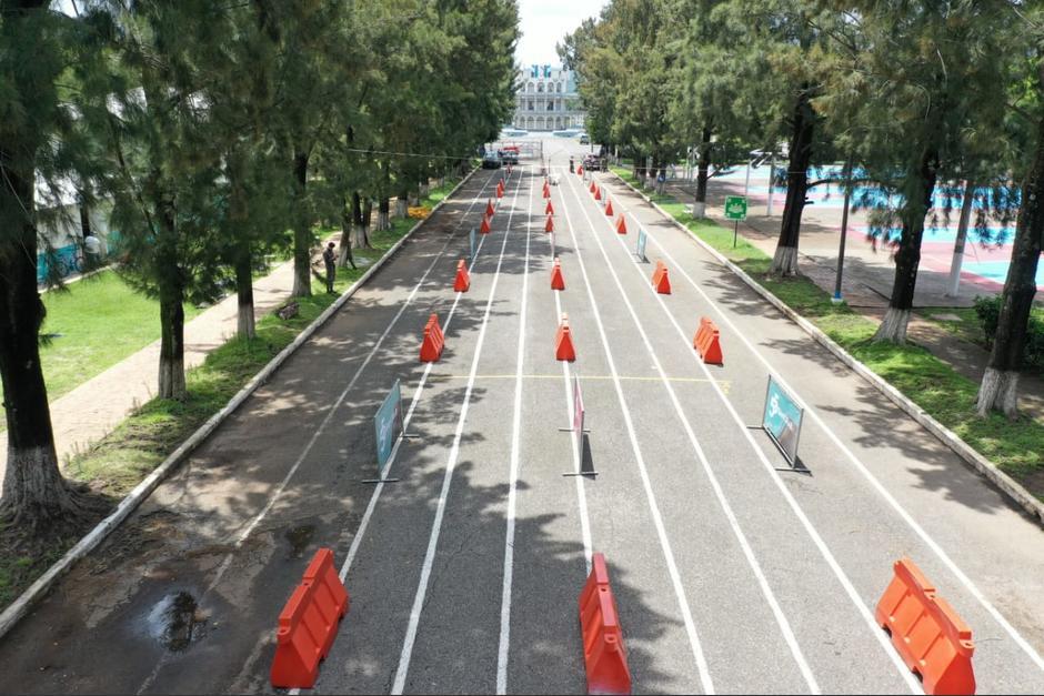 En tres puestos de vacunaci&oacute;n se estar&aacute; colocando la dosis a personas sin cita pero s&iacute; registrada. (Foto: Wilder L&oacute;pez/Soy502)&nbsp;