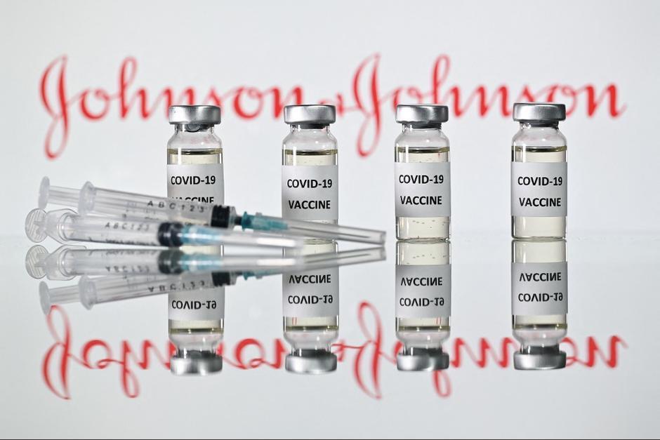 La vacuna Johnson &amp; Johnson tiene un 68 por ciento de efectividad, según estudios. (Foto: AFP)&nbsp;