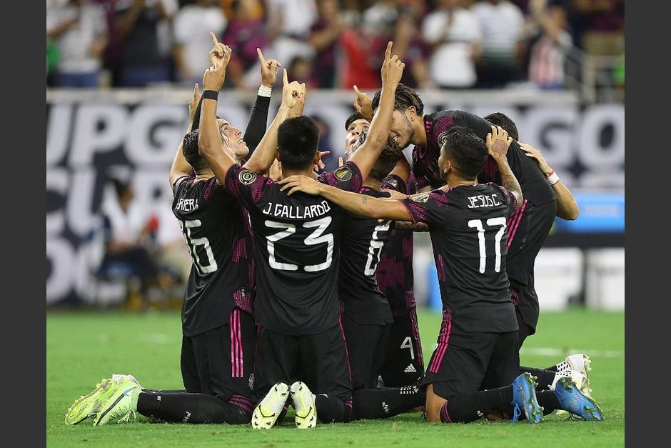 México venció de último minuto a Canadá con un polémico arbitraje. (Foto: AFP)