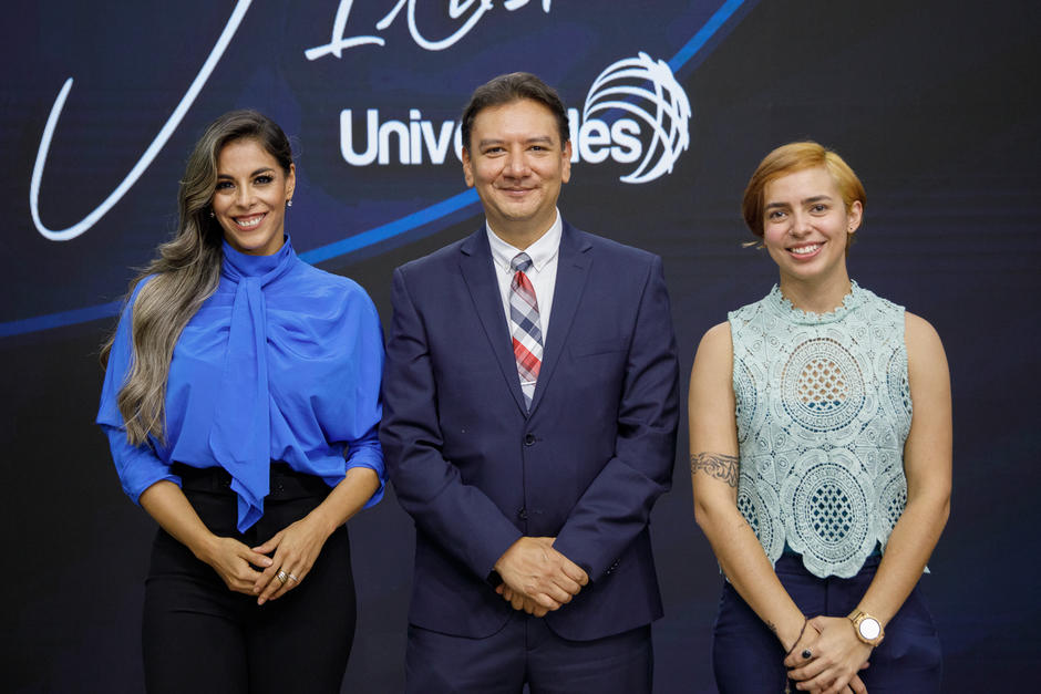 El ganador de la categor&iacute;a Orator, seleccionado por Universales, brinda una charla a los ganadores de la Olimp&iacute;ada Nacional de Ciencias.&nbsp;(Fotograf&iacute;a cortes&iacute;a: Universales)&nbsp;