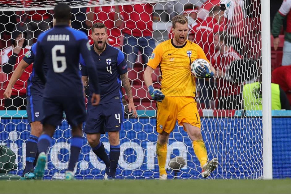 El partido entre Dinamarca y Finlandia se reanudó tras el desplome del jugador danés Christian Eriksen. (Foto: AFP)