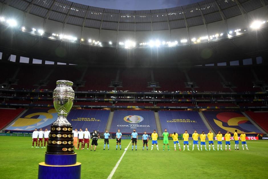 A diferencia de la Eurocopa, en América la inauguración no tuvo algarabía y festejo en la ceremonia de inauguración. (Foto: AFP)