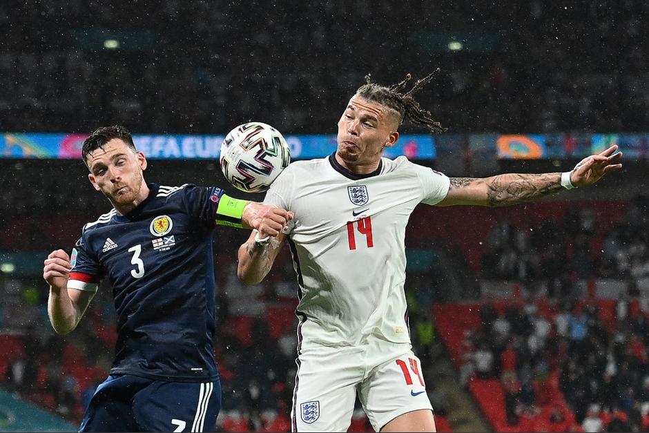 Inglaterra y Escocia jugaron con garra, pero no lograron encontrar el camino del gol. (Foto: AFP)