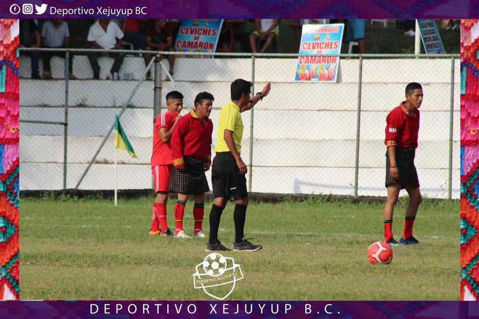Una de las caracter&iacute;sticas de Xejuyup es el uso de vestimenta tradicional Quich&eacute;. (Foto: Twitter Xejuyup)