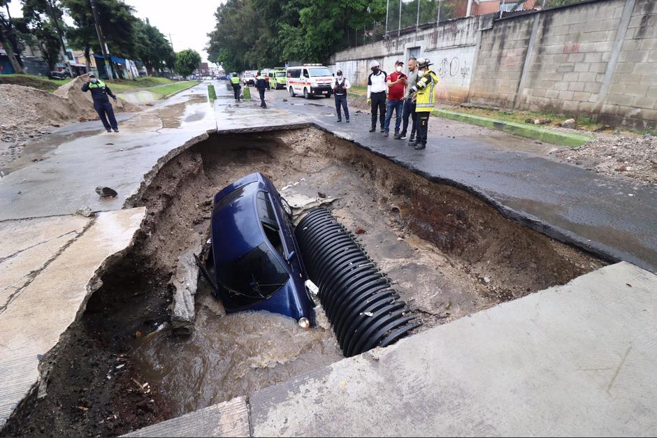El conductor no result&oacute; herido durante el incidente. (Foto: Bomberos Voluntarios)
