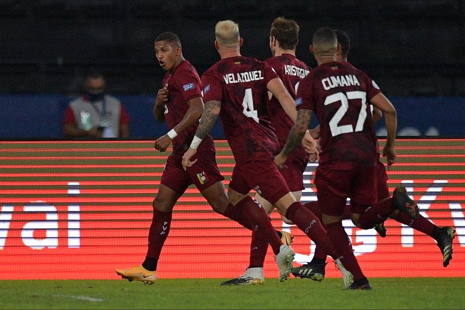 Con este empate, Venezuela tomó el tercer lugar del Grupo A. (Foto: AFP)