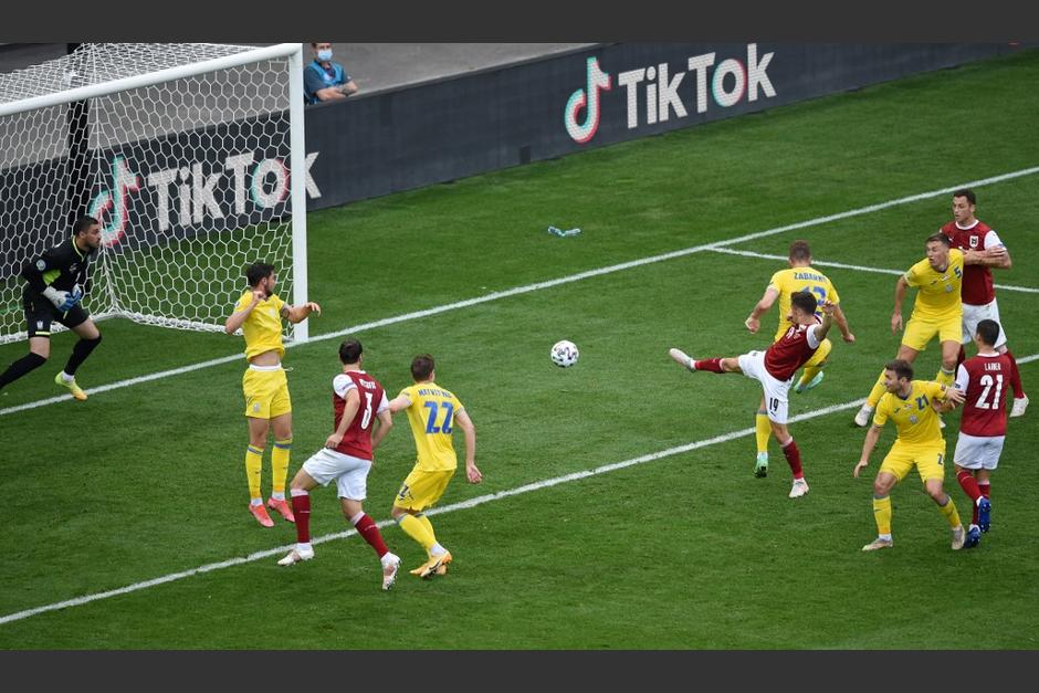 Austria logr&oacute; la victoria ante la aguerrida Ucrania. (Foto: AFP)