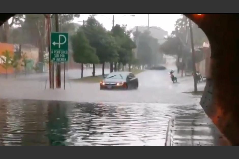 De nuevo el fin de semana se registraron lluvias que afectaron este paso. (Foto: captura video)&nbsp;