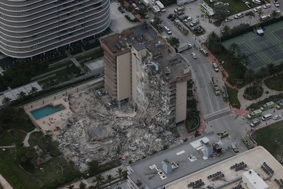 El edificio se derrumbó la madrugada de este jueves 24 de junio. (Foto: El País)