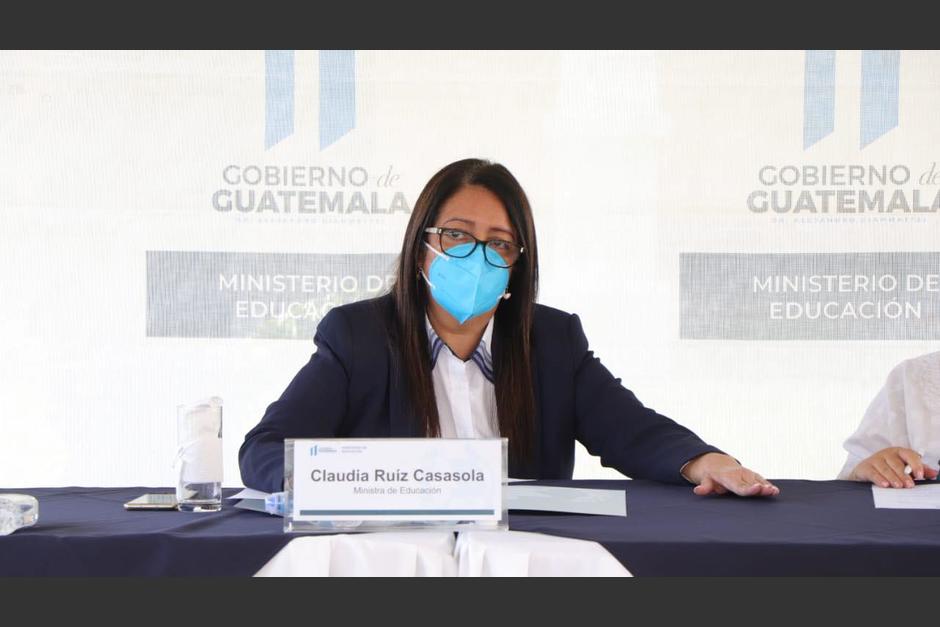 La ministra de Educación, Claudia Ruiz sufrió una caída que la dejó imposibilitada. (Foto: Twitter/Mineduc)