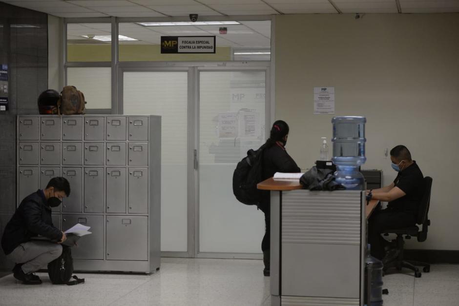 Consuelo Porras, jefa del MP, fiscalizó la FECI durante dos días seguidos. Juan Francisco Sandoval confirmó las visitas realizadas por la Fiscal General. (Foto: Wilder López/Soy502)&nbsp;