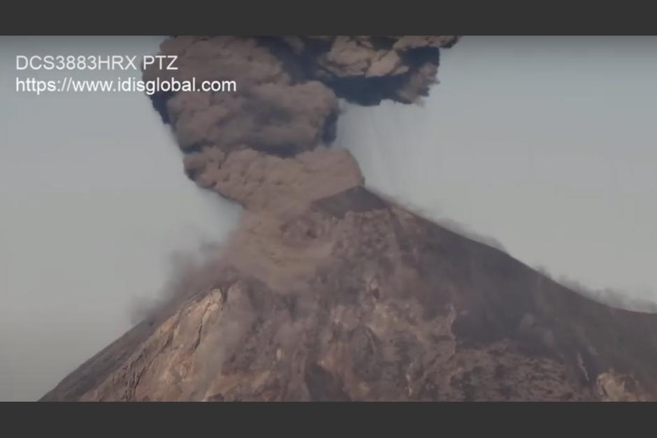 El volc&aacute;n de Fuego registra explosiones este viernes. (Foto: Crelosa)