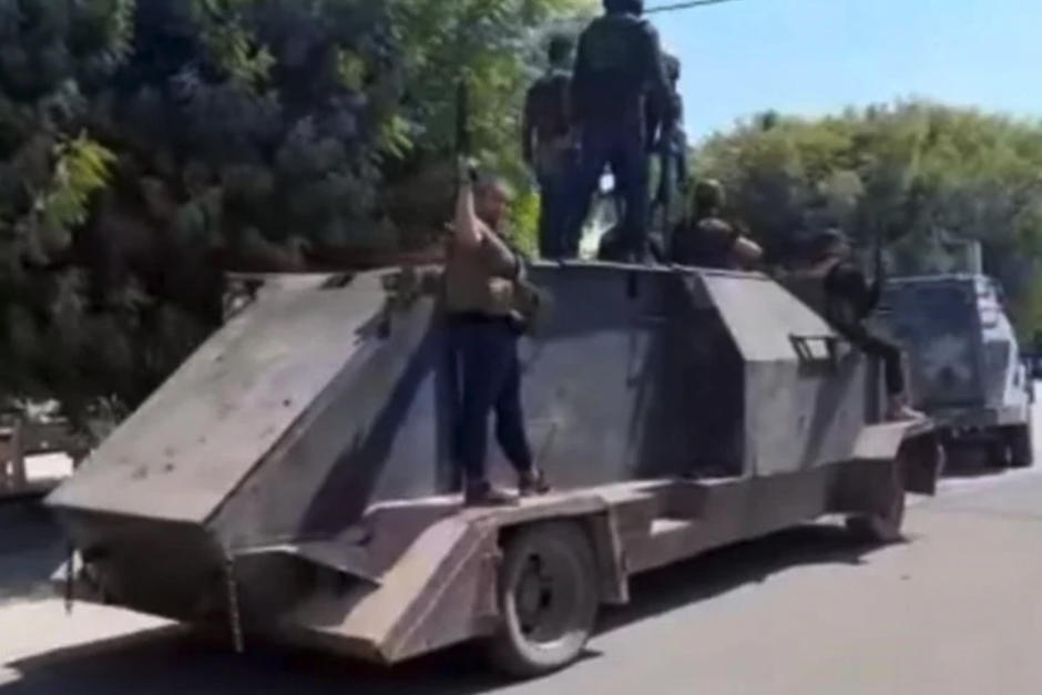 El Cártel Jalisco Nueva Generación desfiló con dos tanques en México y con esto intentó demostrar su poder. (Foto: Captura de video)&nbsp;