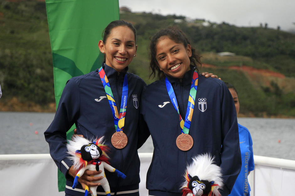Yulissa L&oacute;pez y Jenniffer Z&uacute;&ntilde;iga hacen historia al clasificar a los Juegos Ol&iacute;mpicos de Tokio 2020. Son las primeras mujeres en lograr una plaza en remo. (Foto: Comit&eacute; Ol&iacute;mpico Guatemalteco)