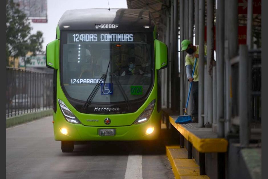 El motorista choc&oacute; con la parte trasera del bus. (Foto: Archivo/Soy502)&nbsp;