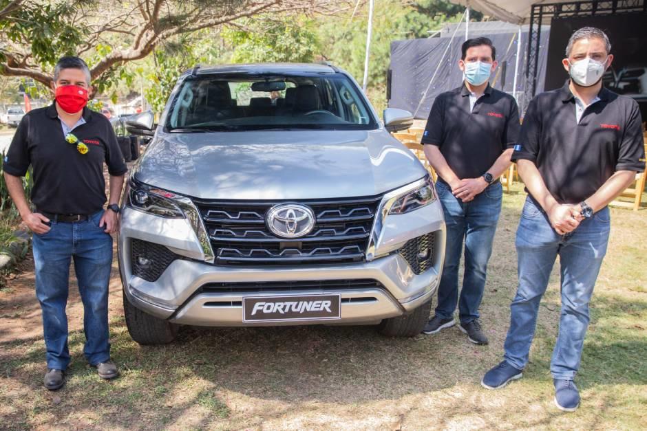 Durante el lanzamiento, se realizaron pruebas de manejo para descubrir las bondades de ambos veh&iacute;culos. (Fotograf&iacute;a cortes&iacute;a: Cofi&ntilde;o Stahl)