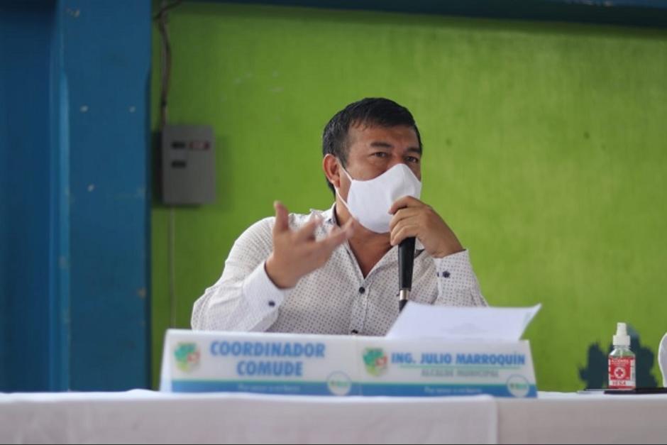 El alcalde de Villa Canales, Julio Marroqu&iacute;n, fue vacunado contra el Covid-19, pese a no estar en primera l&iacute;nea. (Foto: Facebook Municipalidad de Villa Canales)