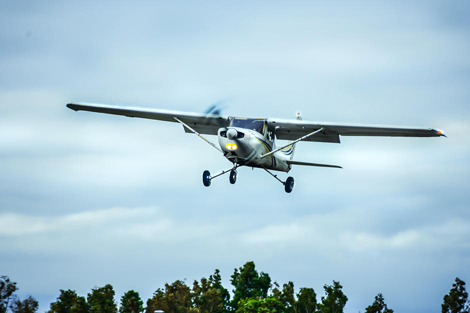 La avioneta cay&oacute; en la&nbsp;Laguna Nichupt&eacute; de Canc&uacute;n. (Foto: Milenio)&nbsp;