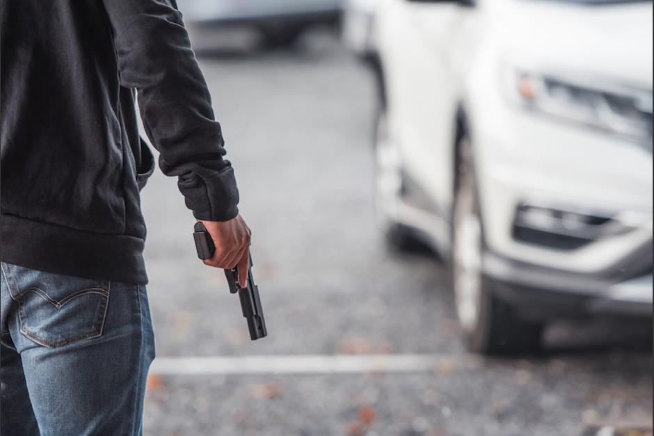 Dos j&oacute;venes fueron captados mientras asaltaban al conductor de un carro. (Foto: Ilustrativa/Shutterstock/Soy502)&nbsp;