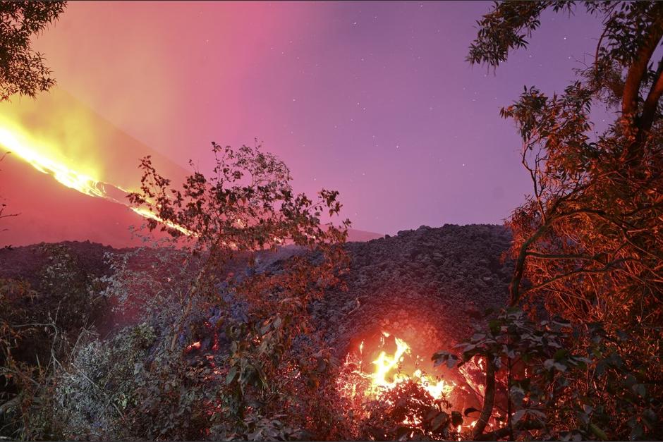 Nuevos videos muestran el avance de la lava del volc&aacute;n Pacaya. (Foto: AFP)&nbsp;