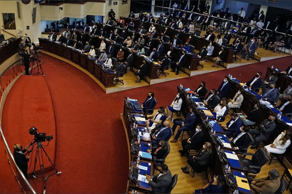 La nueva Asamblea Legislativa de El Salvador, dominada por los aliados del presidente Nayib Bukele, tomó posesión este sábado. (Foto: AFP)&nbsp;