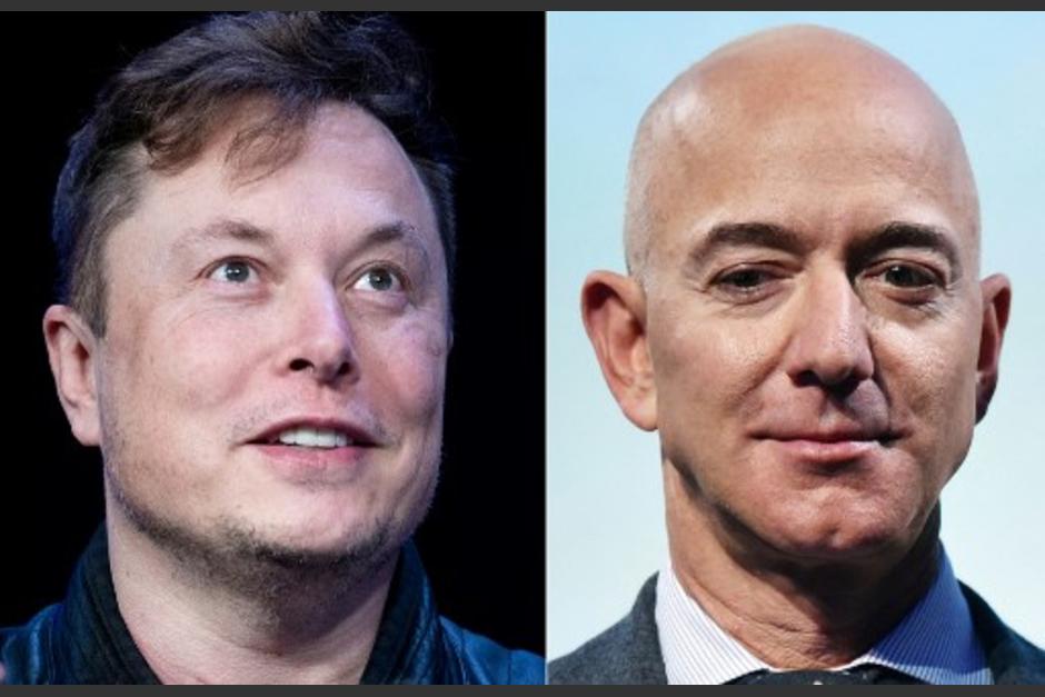(Izq. Elon Musk, der. Jeff Bezos ) La batalla espacial se la disputan estos dos titanes empresarios. (Foto: AFP)