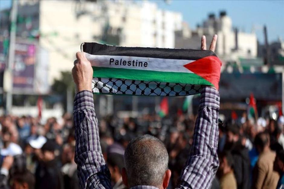 Postergación de elecciones palestinas tensa las relaciones entre Abas y el Hamás. (Foto: La Tercera)