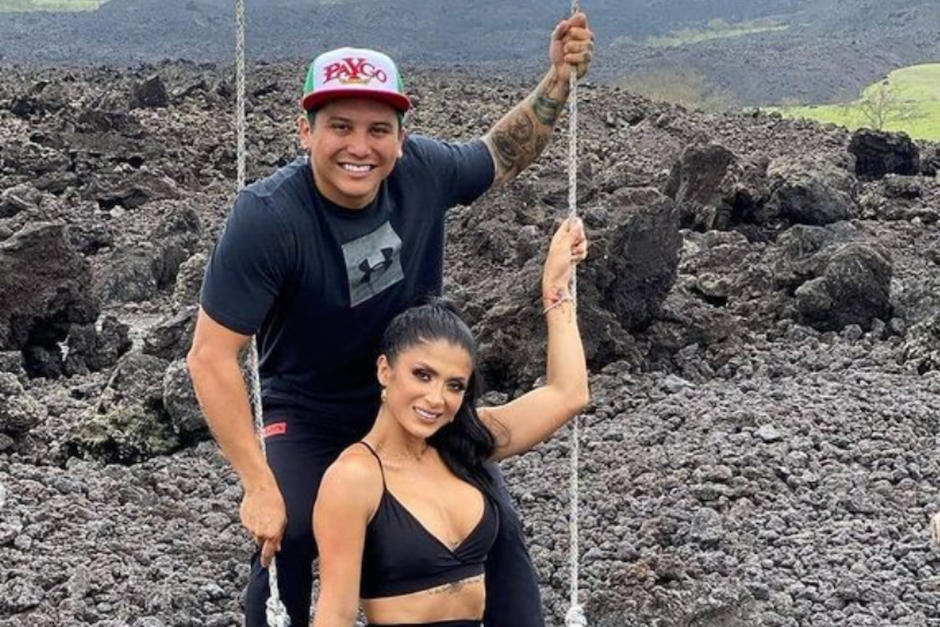 Edwin Luna y Kimberly Flores visitaron Finca el Amate para apreciar la lava del volcán Pacaya. (Foto: Instagram)