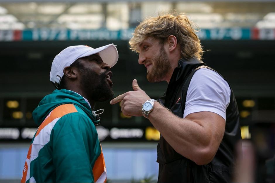 Floyd Mayweather y Logan Paul anunciaron su pelea, pero hubo la ceremonia terminó con desorden. (Foto: AFP)