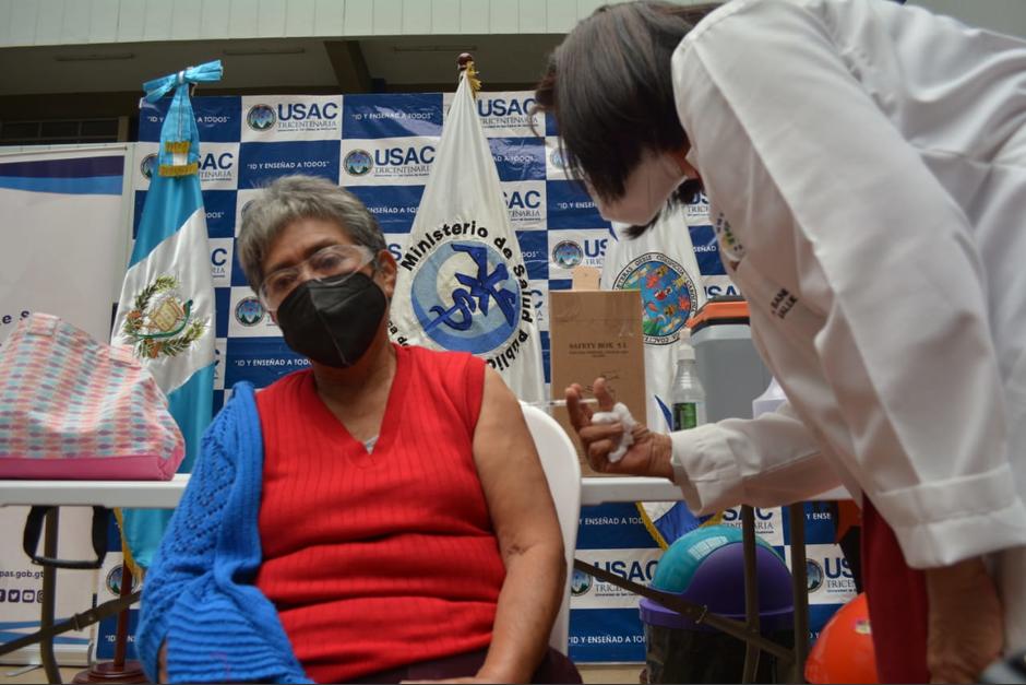 Este centro de vacunaci&oacute;n estar&aacute; abierto de lunes a viernes, de 08:00 a 15:00 horas. (Foto: Ministerio de Salud)