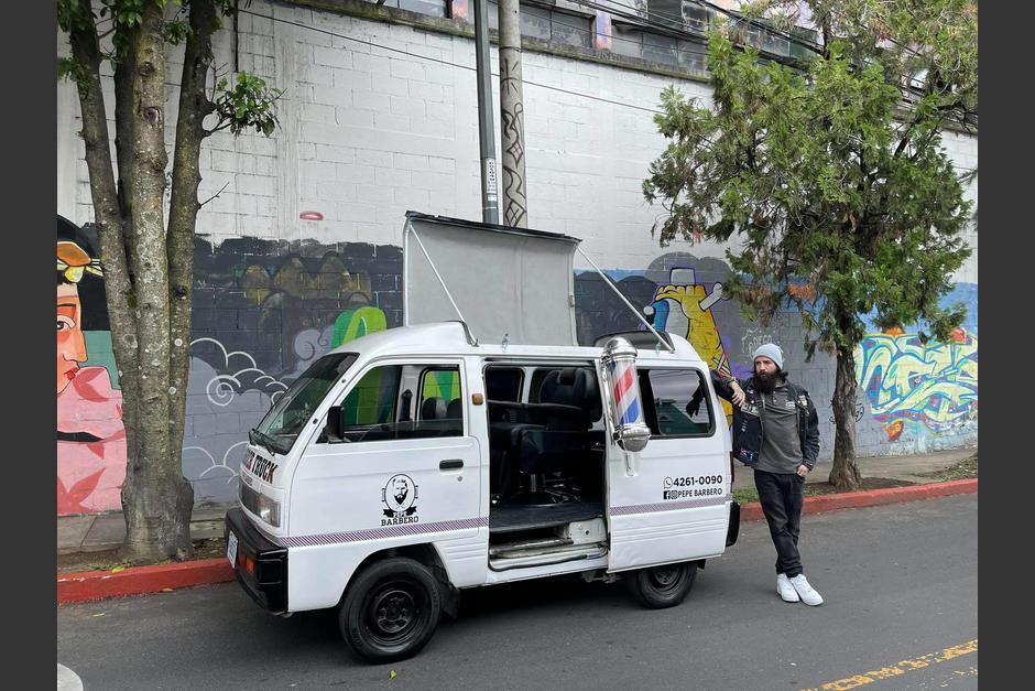 Con su iniciativa, el barbero piensa "cambiar vidas". (Foto: Pepe barbero)