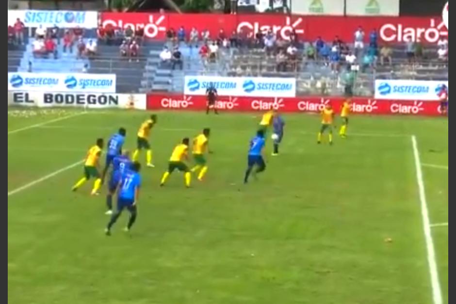 El juego entre Santa Lucía y Guastatoya se encendió con el golazo de Jonathan Velásquez. (Captura Video)