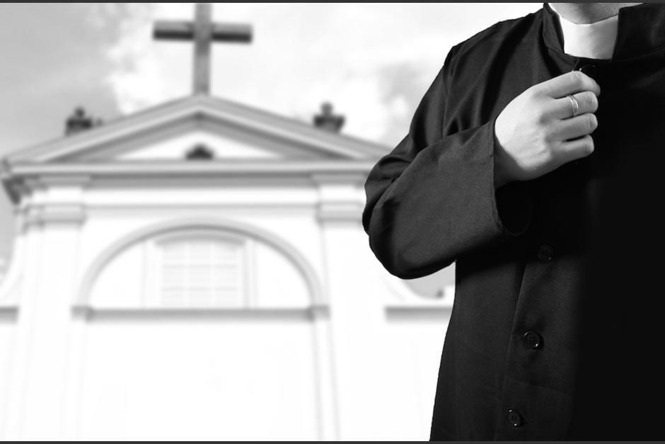 Dos párrocos fallecieron en las últimas horas por Covid-19. (Foto: Ilustrativa/Shutterstock)&nbsp;