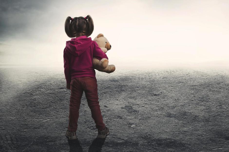 &nbsp;La niña dijo llorando que no pudo seguirles el paso a sus guías. (Foto: Ilustrativa/Shutterstock)